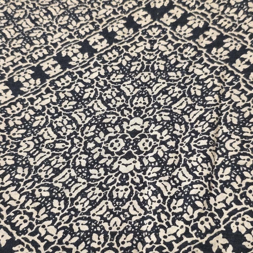Lucky Brand Navy and White Patterned Blouse. Size 1X - Picture 6 of 7